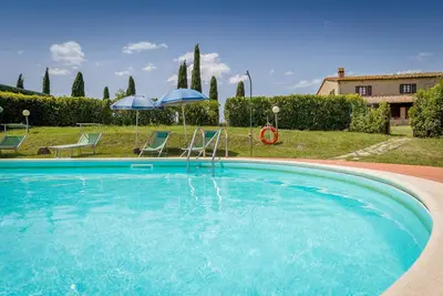 Image de Ferme \"Santa Lina - Lavanda\" avec piscine partagée, véranda privée et jardin partagé