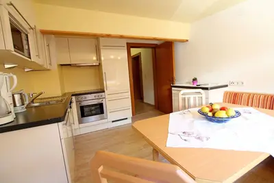 Image de Ferienwohnung 1 mit 3 Schlafzimmer Nicht Abgeschlossen und 3 Bäder - Anni Winkler Gästeheim Direkt
