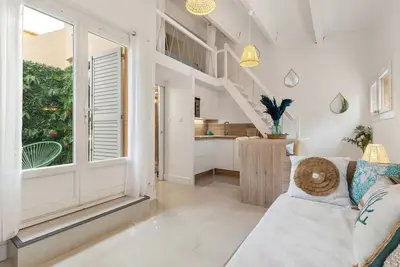 Image de Appartement \"Pinède\" avec terrasse privée, Wi-Fi et climatisation