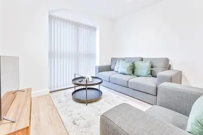 Smart 2 Bed Apartment in Burton-on-Trent