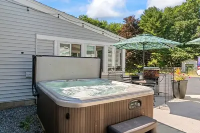 Image de Close to the beach | Combo of 1 brd and 2bdr units booked together