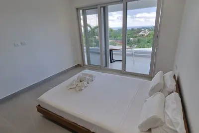 Image de 2 rooms and 1 bathroom in shared Luxury new Villa with view over sea and nature