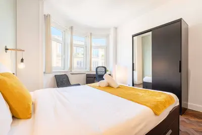 Appartement 2 chambres avec parking, proche métro