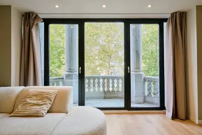 Image de Bel appartement 2 chambres avec parking privé