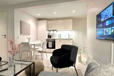 Image de Central Gem: 2 Elektriske Biler, 2/3 Bdrm Familievennlig Tromsø Apt