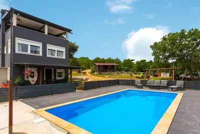 Image de Gorgeous home in Polje