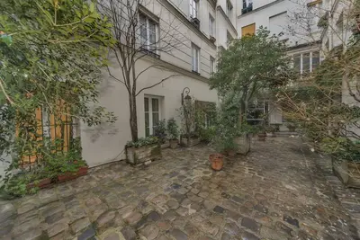 Image de Sévigné le Marais place des vosges