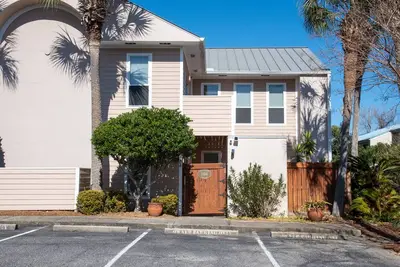 Image de Beachside Townhome with patio and beautiful pool in Resort. \nDeeded  Beach Access