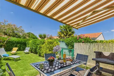 Image de 280m de la plage - Piscine - Séjour à 4