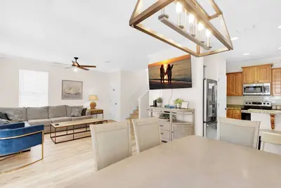Image de Steps to Beach-Community Pool-Quiet and Relaxing-4br Goin' Koastal