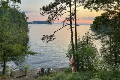 Image de Private Lakehouse with Great Swimming and Epic Sunset Views