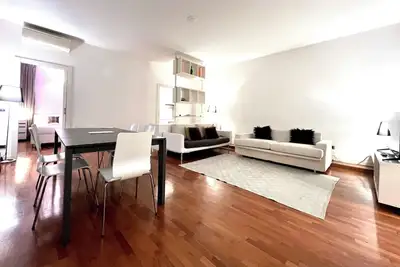 Image de Big Luxury Shopping District [Duomo Lima-M1 Fiera]