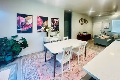Image de Brand Spankin' New 4 bedroom home Sleeps 8 Pet friendly