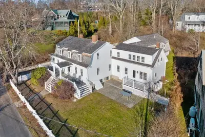 Waterfront Luxury | 7br Historic York Harbor Home Featured in Decor Maine Magazine
