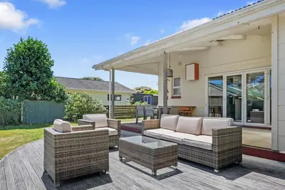 Image de Sunlit Retreat - Te Horo Beach Holiday Home