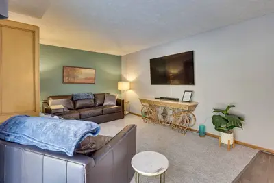 Image de Akron Home w/ Deck: Walk to Towpath Trail!