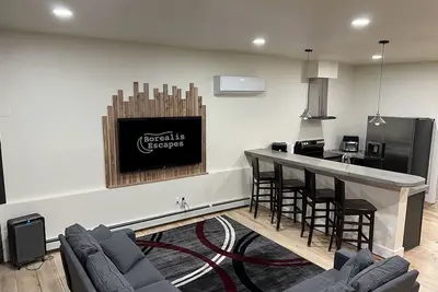 Image de Einerlei Suite Apartment, Warm 2 bedroom apartment from Borealis Escapes