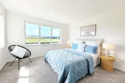 Image de Hosts on the Coast Bright New Delight