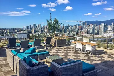 Image de Perfect location / private patio / rooftops Amazing Views! / gym / courtyard