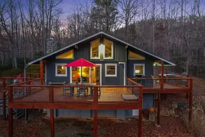 Image de Mountain Chalet, Hot Tub, Grill, and Trails!