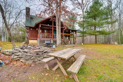 Image de Secluded Log Cabin w\/ Fire Pit in Cresco!