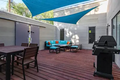 Image de Taos Seasons - \"Luxury Taos Retreat – Experience the Seasonal Bliss\"