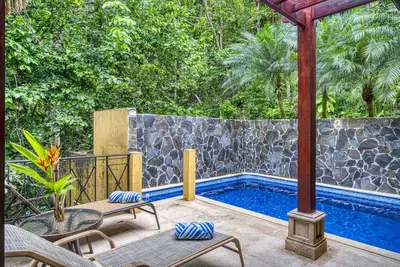 Image de Tranquil private jungle Villa\n\n