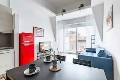 Image de Modern and bright 40 sqm apartment, located on the second floor of a modern building (with lift), for 4 people. The accommodation is located in a residential district, equipped with all the main services and well connected to the historic center, reachab