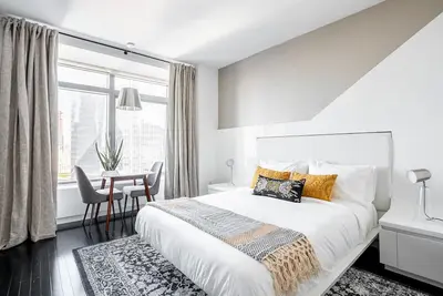 Image de Lovely Tribeca Studio w/ Gym, Lounge & Roof Deck, by Blueground