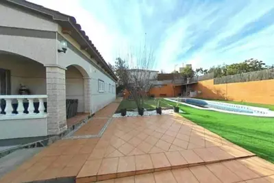 Image de Maison de vacances 'Casa Con Piscina De 8-14 Personas' avec piscine privée, terrasse privée et Wi-Fi