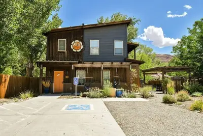 Image de Moab Digs - Your Downtown Basecamp!