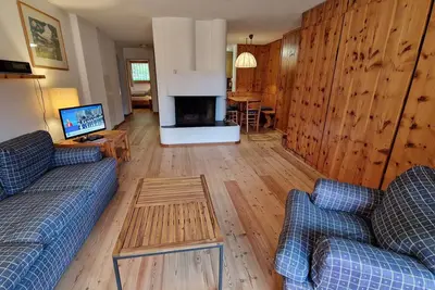 Image de Appartement de 2 1/2 pièces au rez-de-chaussée ; vue sur la montagne et le lac ;