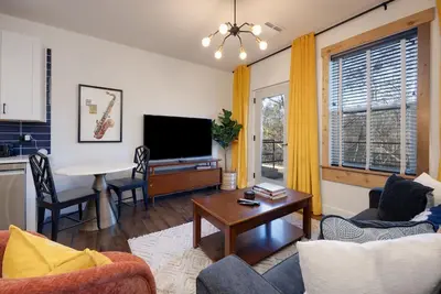Image de Tranquil Music Row Condo | Downtown Nashville