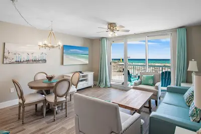 Image de Walk out to Beach and Pool - Renovated - Spectacular Gulf views