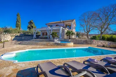 Image de Superbe maison à Krk avec sauna