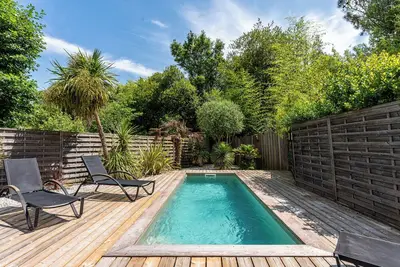 Image de Jolie maison bois avec piscine et grande terrasse en bois - Bassin d'Arcachon