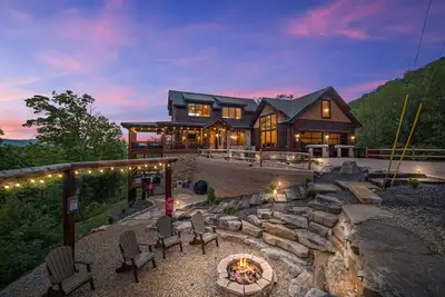 Image de Ace In The Hole: Ultra Luxe, Pool, Theater, more!
