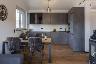Penthouse Breeze - Rivervista Apartments