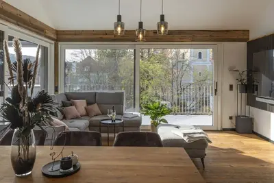 Penthouse Stream - Rivervista Apartments