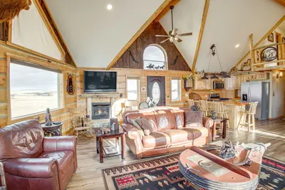 Image de Roberts Home w/ Western Decor & Mountain Views!