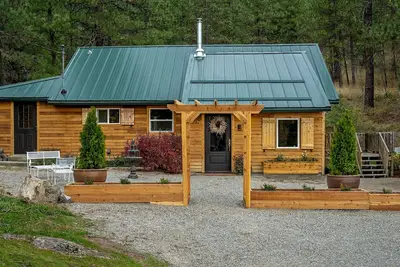 Image de A unique couples retreat nestled at the base of Rathdrum Mountain. Outdoor Sauna
