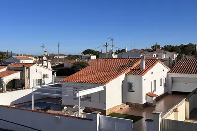 Image de Villa Om 8 Pax. *Piscine privée* Clima/Chauffage gratuit, Wifi, Draps/Serviettes,