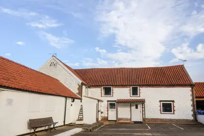 Image de Honeysuckle, pet friendly, with hot tub in Filey