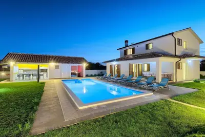 Image de Belle maison à Pula avec sauna