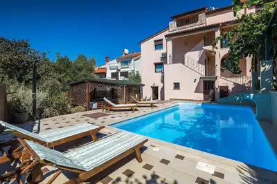 Image de Superbe maison à Pula avec sauna