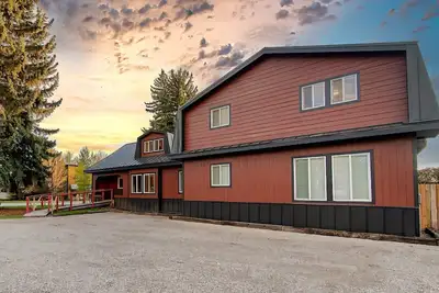 Image de The Barn Driggs – Huge, Newly Renovated Retreat