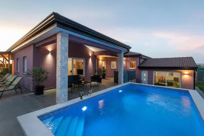 Image de Superbe maison à Novigrad