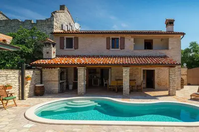 Image de Maison acceptant les animaux à Barban