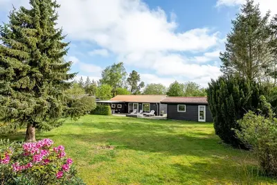 Image de \"Jula\" - 290m from the sea by Interhome