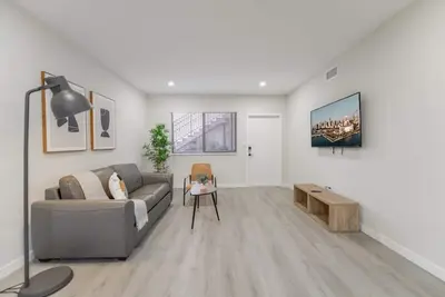 Image de Iconic Calle Ocho Apt | Free Parking Included